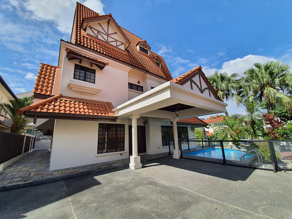 Detached house along Lily Avenue for sale at $8.9 mil